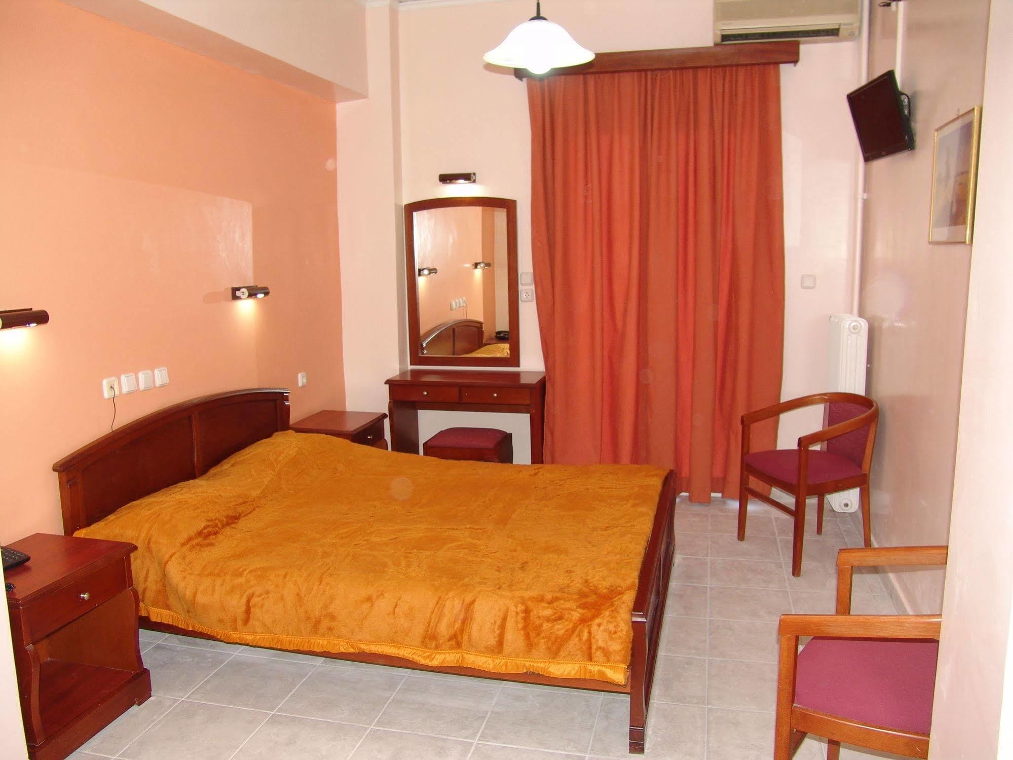 Cosmos Hotel 2*
